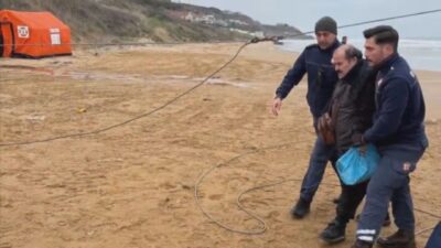 İSTANBUL, – SARIYER’de karaya oturan 100 metrelik Komor Adaları bayraklı