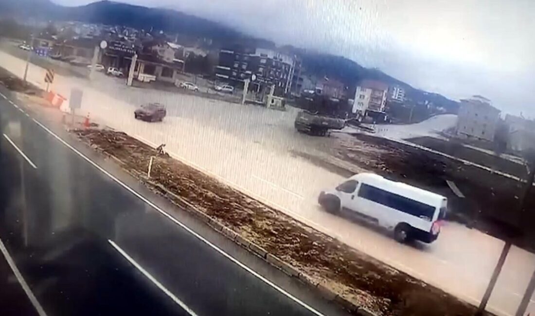 Mutlu YUCA/GEREDE(Bolu), -BOLU’nun Gerede ilçesinde karşı şeride geçmek isteyen sürücünün