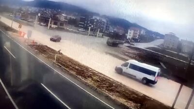 Mutlu YUCA/GEREDE(Bolu), -BOLU’nun Gerede ilçesinde karşı şeride geçmek isteyen sürücünün