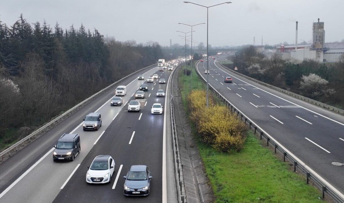 Musa KESKİN/DÜZCE, – RAMAZAN Bayramı tatilinin son gününde Anadolu Otoyolu’nun