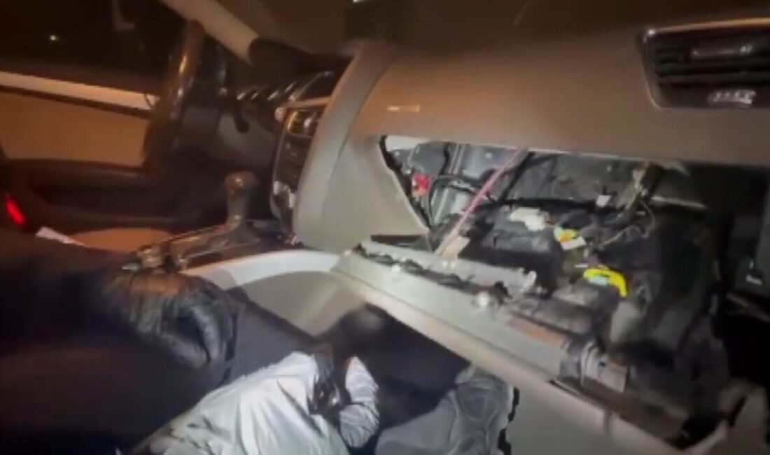 Kadircan GÜLER/ ANKARA, – ANKARA’da motosikletli polis timi tarafından durdurulan