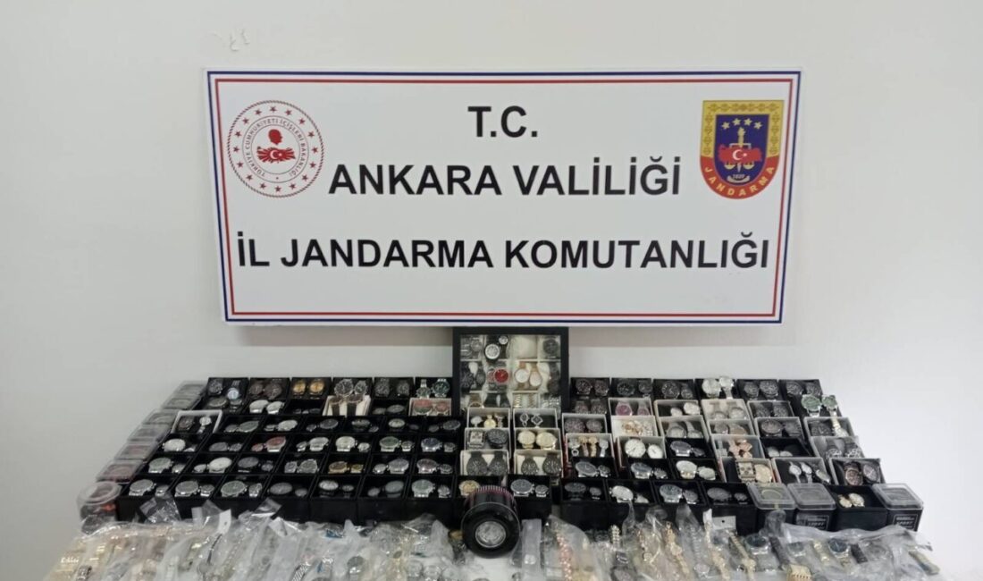 ANKARA, – ANKARA’da jandarma ekiplerinin düzenlendiği operasyonda piyasaya kaçak saat