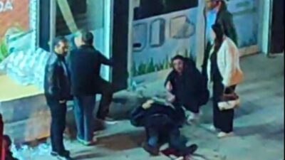 ANKARA, – ANKARA’nın Mamak ilçesinde belediye otobüsünde çıkan ve dışarıda