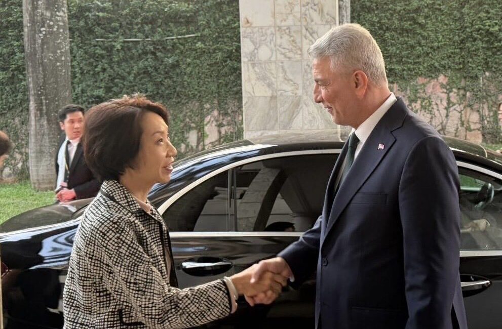 İSTANBUL, – TİCARET Bakanı Ömer Bolat, Kamerun’da Singapur Sürdürülebilirlik ve