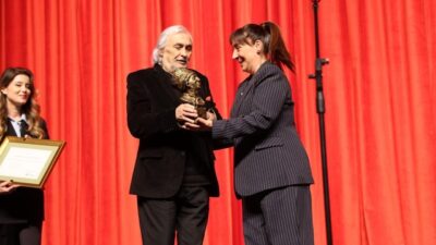 İSTANBUL, – 27 Mart Dünya Tiyatro Günü dolayısıyla Ataşehir Belediyesi