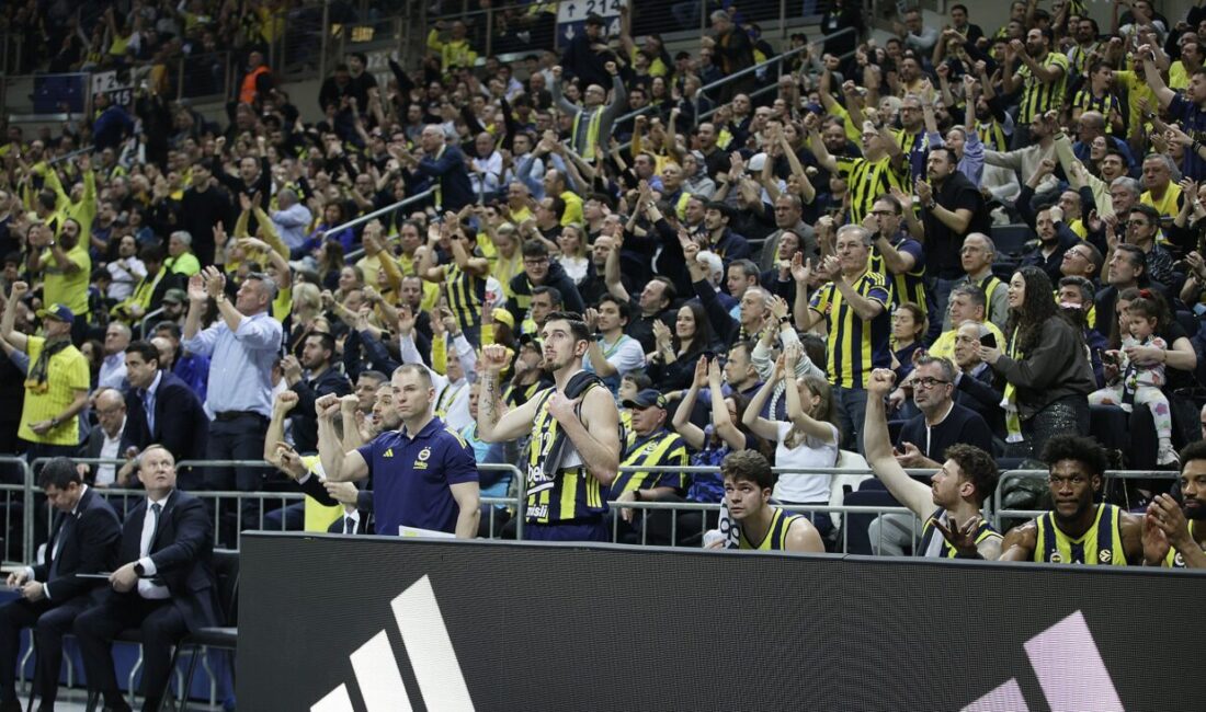 İSTANBUL, – SALON: Ülker Spor ve Etkinlik HAKEMLER: Sreten Radovic,