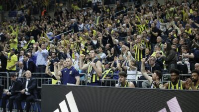 İSTANBUL, – SALON: Ülker Spor ve Etkinlik HAKEMLER: Sreten Radovic,