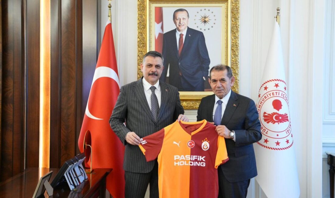 Serhan TÜRK / İSTANBUL, – GALATASARAY Başkanı Dursun Özbek ve
