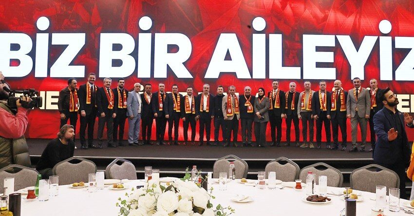Dursun Özbek: Galatasaray’ı Galatasaray yapan en büyük güç, taraftarıyla kurduğu