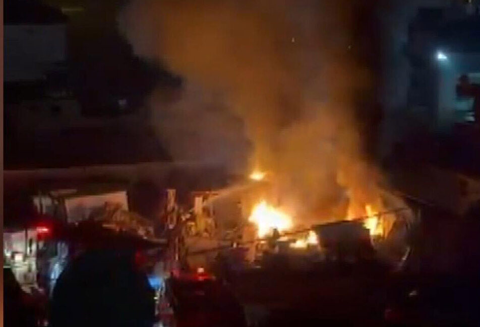 Taylan ERGÜN / İSTANBUL, – ARNAVUTKÖY’de hurdalık olarak kullanılan alanda