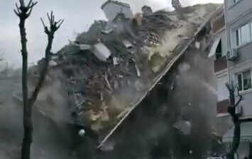 İhsan DÖRTKARDEŞ / İSTANBUL – Avcılar’da kentsel dönüşüm kapsamında boşaltılan