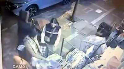 İhsan DÖRTKARDEŞ / İSTANBUL, – AVCILAR’da 4 kadın yanlarındaki bir