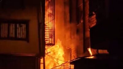 Baran AKKAYA/İSTANBUL, – BAHÇELİEVLER’de hurdalıktan yükselen alevler kısa sürede büyüyerek