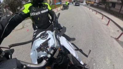 İSTANBUL Bahçelievler’de, yere düşerek yaralanan 3 aylık bebeklerini hastaneye götürürken