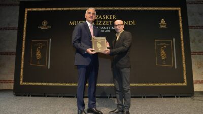 Gülseren KARAPINAR-Ulaşcan ÖZER/İSTANBUL, -KAZASKER Mustafa İzzet Efendi Kitabı Lansmanı’nda konuşan