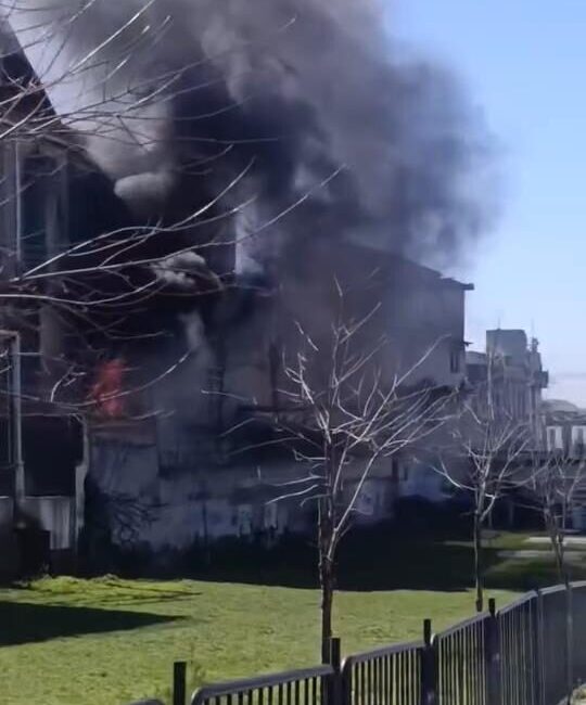 Emre KURT-Uğur ŞAHİN/İSTANBUL, – BAYRAMPAŞA’da 3 katlı bir tekstil atölyesinin