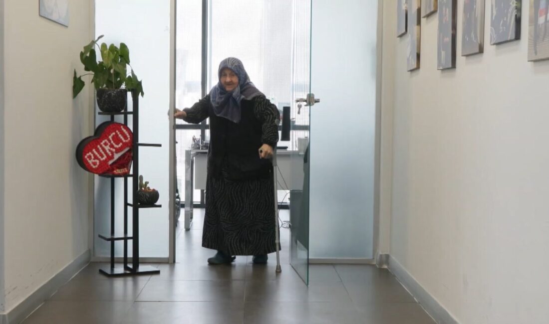 Gülseren KARAPINAR-Harun ŞAHBAZOĞLU/İSTANBUL, – GÜNGÖREN Merter’de fil hastalığı nedeniyle yürüyemez