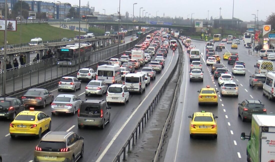 Özgür EREN / İSTANBUL, – İSTANBUL’da Ramazan Bayramı’nın ve ara