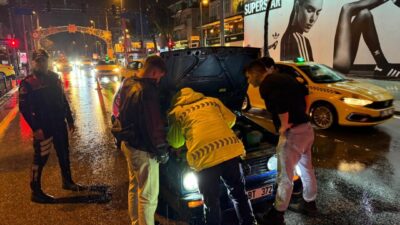 Mehmet Kaan KURT/İSTANBUL, – KADIKÖY’de polis ekiplerince trafik ve asayiş