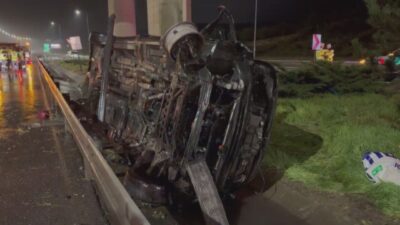 Soner HASIRCIOĞLU/İSTANBUL, – ÇEKMEKÖY Kuzey Marmara Otoyolu’nda şoförünün direksiyon hakimiyetini