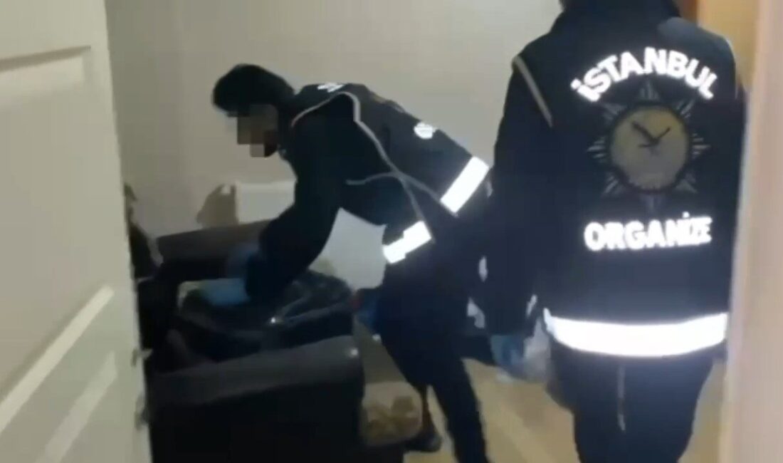 Murat SOLAK / İSTANBUL, -PENDİK’te silah ticareti yaptığı tespit edilen