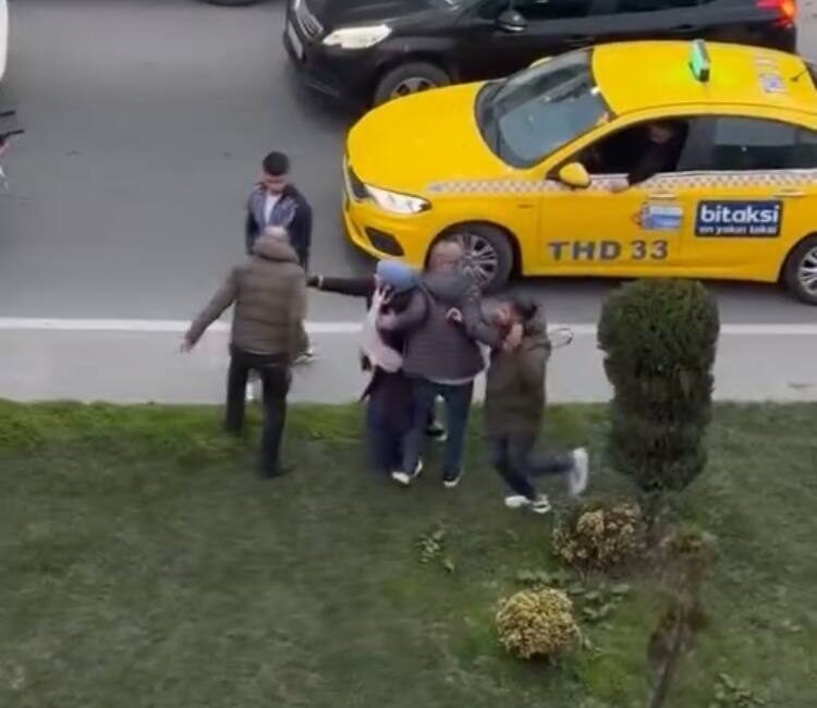 Baran AKKAYA-Emin YEŞİL/İSTANBUL, – SULTANGAZİ’de iftar saatinde trafikte yaşanan kavga
