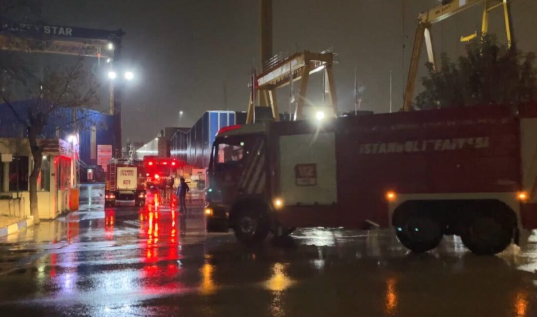 Mehmet Kaan KURT/İSTANBUL, – TUZLA’da tersaneler bölgesinde demirli kuru yük