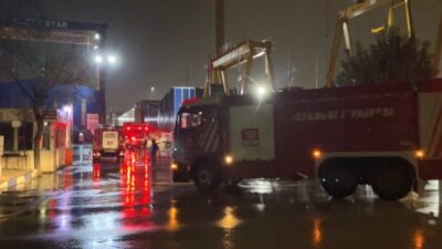 Mehmet Kaan KURT/İSTANBUL, – TUZLA’da tersaneler bölgesinde demirli kuru yük