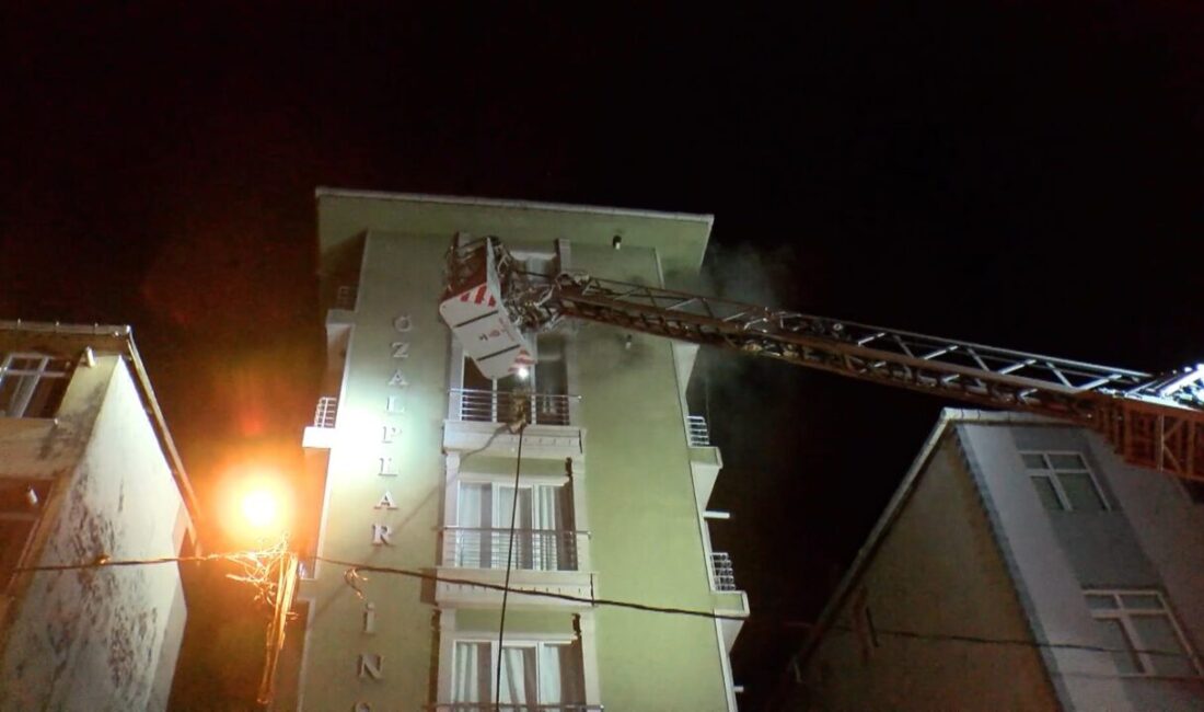 İsa ALMAÇAYIR/İSTANBUL, – ÜMRANİYE’de 5 katlı binanın 4’ncü katında yangın