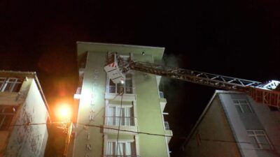 İsa ALMAÇAYIR/İSTANBUL, – ÜMRANİYE’de 5 katlı binanın 4’ncü katında yangın