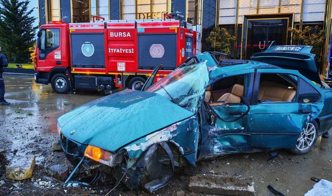 Yavuz YILMAZ/İNEGÖL, (BURSA), – Bursa’nın İnegöl ilçesinde yağış nedeniyle kayganlaşan