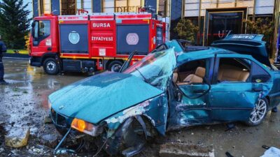 Yavuz YILMAZ/İNEGÖL, (BURSA), – Bursa’nın İnegöl ilçesinde yağış nedeniyle kayganlaşan