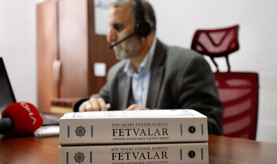 Aysu DURSUN/ANTALYA, – RAMAZAN ayının başlamasıyla, ‘Alo Fetva Hattı’na gelen