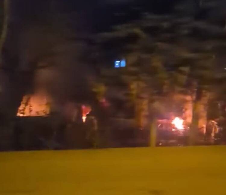 Baran AKKAYA-Taylan ERGÜN/İSTANBUL, – ARNAVUTKÖY’de, iddiaya göre 2 katlı bir