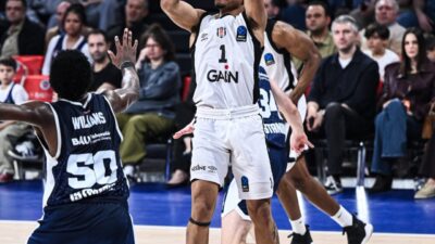 İSTANBUL, – SALON: Sinan Erdem HAKEMLER: Miguel Angel Perez, Guido