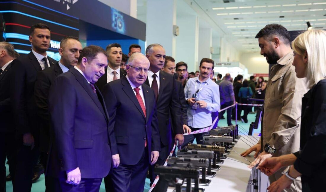 ANKARA, – MİLLİ Savunma Bakanı Yaşar Güler, Ankara’da gerçekleştirilen Verimlilik