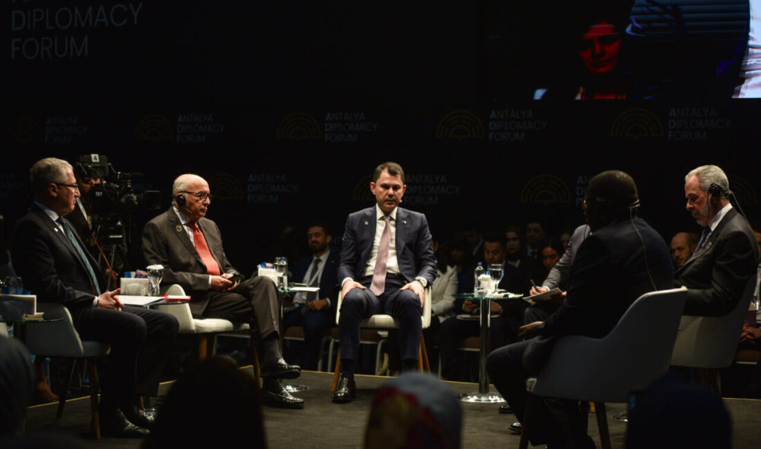 Semih ERSÖZLER- Aysu DURSUN/ANTALYA, – ANTALYA Diplomasi Forumu’nda konuşan Çevre,