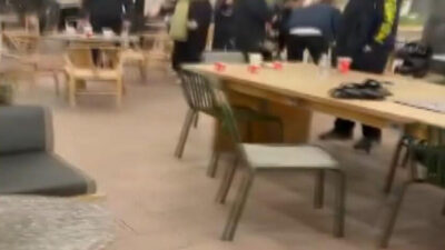 Soner HASIRCIOĞLU – Emir Efe BENLİOĞLU/İSTANBUL, – BAŞAKŞEHİR’de, kafede oturan