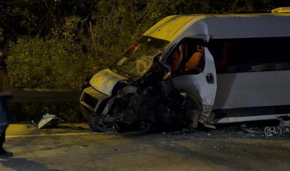 Mehmet Kaan KURT/İSTANBUL, – BEYKOZ’da servis minibüsü ile otomobilin çarpışması