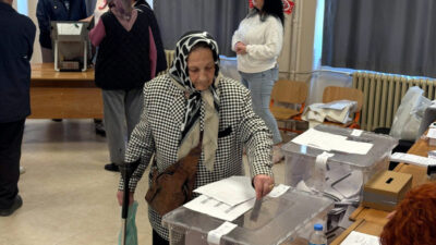 Mehmet YİRUN-Olgay GÜLER-Mehmetcan ARSLAN/EDİRNE, – BULGARİSTAN’da bugün gerçekleştirilen erken genel