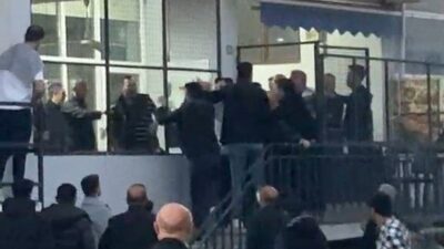 Yiğithan HÜYÜK/ BURSA, – BURSA’da, iki grup arasında çıkan tekmeli