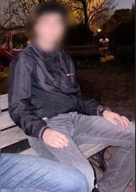 Baran AKKAYA/İSTANBUL, -ESENLER’de hızlı araç kullandığı için uyarıldıktan sonra çevredekilerle