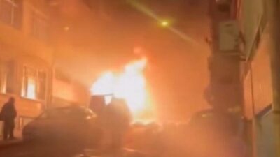 Emre KURT/İSTANBUL, – FATİH’te park halindeki hafif ticari araçta çıkan