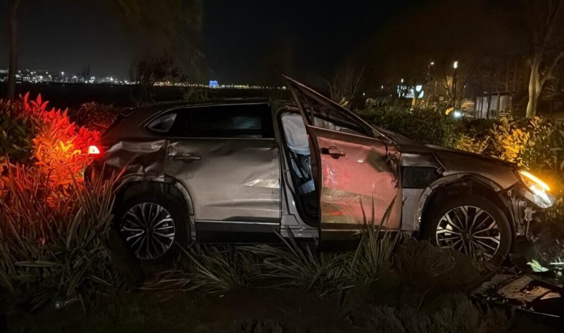 Mehmet Kaan KURT/İSTANBUL, – FATİH’te sürücüsünün direksiyon hakimiyetini kaybettiği otomobil,