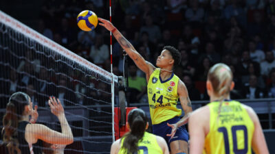 İSTANBUL, – SALON: Burhan Felek Vestel Voleybol HAKEMLER: Caner Çildir,