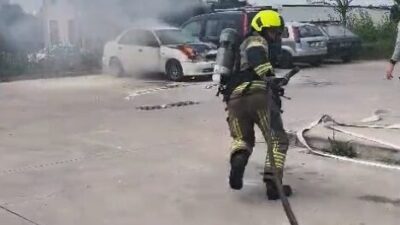 Yasin KESKİN/KARACABEY (Bursa), – BURSA’nın Karacabey ilçesinde hastanenin otoparkında park