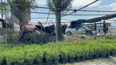 Buse BAĞCI/ÖDEMİŞ (İzmir), – İZMİR’in Ödemiş ilçesinde otomobilin karşıdan gelen