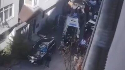 Doğan Can CESUR/ İSTANBUL – KAĞITHANE’de, okulun karşısındaki parkta yüksek