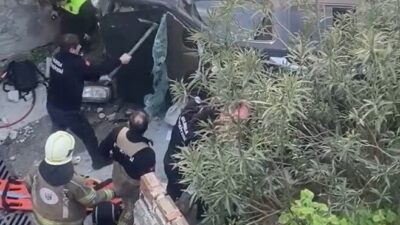 Esra TÜRKER/BURSA, -BURSA’da merdivenlerden düşerek yan yatan hafif ticari araçtaki