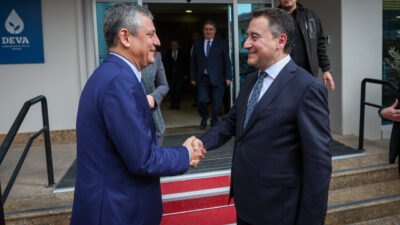 DEVA PARTİSİ’Nİ ZİYARET ETTİ CHP Genel Başkanı Özgür Özel, DEVA